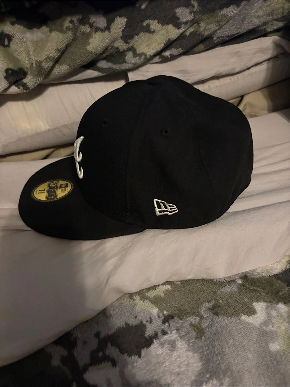 New Era Black and White Atlanta Braves Flat Bill Fitted Cap